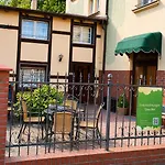 Komfortable 2x Schlafzimmer, Sauna Zubuchbar, Parkplatz & Lage In Appartement