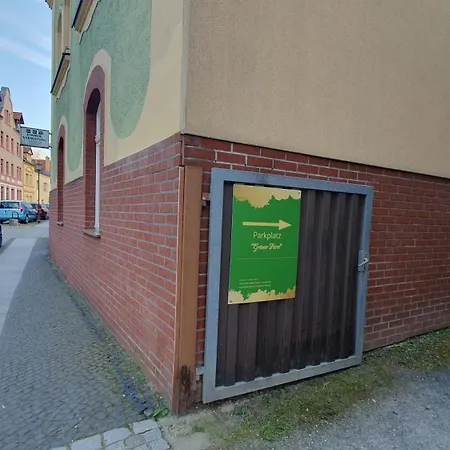 2 Gruener Fuerst Mit Sitzecke Im Innenhof & Parkplatz & Naehe Park Apartment Bad Muskau