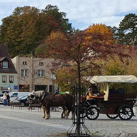 2 Gruener Fuerst Mit Sitzecke Im Innenhof & Parkplatz & Naehe Park Apartment Bad Muskau
