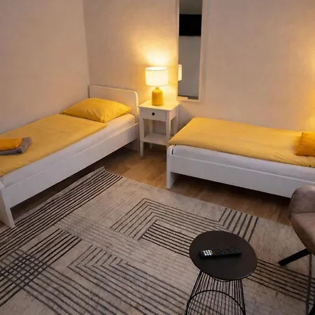 Moderne Ferienwohnung,sauna Im Haus, Parkplatz Hunde Willkommen, Nahe Schloss, Waldeisenbahn, Hermansbad, Unesco Geopark, Nahe Polnischer Markt, Lage Fuer Ausflugsziele Zum Wandern Oder Radfahren *