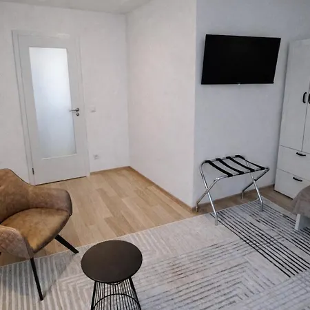 Apartmán Moderne Ferienwohnung,sauna Im Haus, Parkplatz Hunde Willkommen, Nahe Schloss, Waldeisenbahn, Hermansbad, Unesco Geopark, Nahe Polnischer Markt, Lage Fuer Ausflugsziele Zum Wandern Oder Radfahren