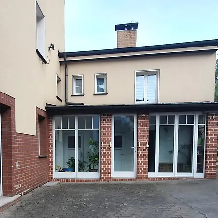 Komfortable Ferienwohnung 2x Schlafzimmer, Sauna zubuchbar, Parkplatz&Top Lage in Bad Muskau Apartment