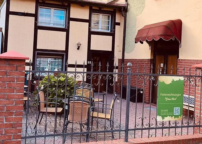 Ruhige Winterwohnung Innenhof Mit Parkplatz Hunde Willkommen In Nähe Schloss, Waldeisenbahn, Hermansbad, Unesco Geopark, Nähe Polnischer Markt, Lage Für Ausflugsziele Zum Wandern Oder Radfahren * Bad Muskau