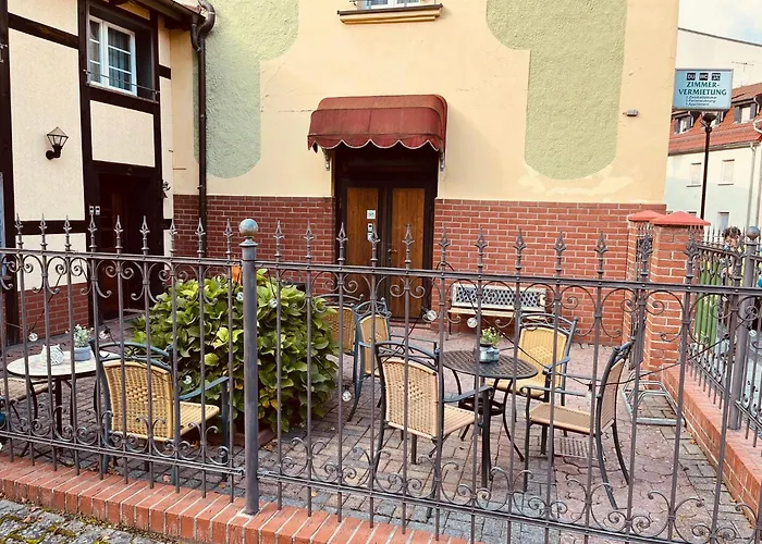 Apartamento Ruhige Winterwohnung Innenhof Mit Parkplatz Hunde Willkommen In Nähe Schloss, Waldeisenbahn, Hermansbad, Unesco Geopark, Nähe Polnischer Markt, Lage Für Ausflugsziele Zum Wandern Oder Radfahren