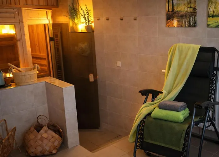 Moderne Ferienwohnung,sauna Im Haus, Parkplatz Hunde Willkommen, Nahe Schloss, Waldeisenbahn, Hermansbad, Unesco Geopark, Nahe Polnischer Markt, Lage Fuer Ausflugsziele Zum Wandern Oder Radfahren