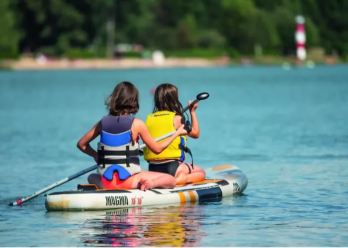 Moderne Ferienwohnung,sauna Im Haus, Parkplatz Hunde Willkommen, Nahe Schloss, Waldeisenbahn, Hermansbad, Unesco Geopark, Nahe Polnischer Markt, Lage Fuer Ausflugsziele Zum Wandern Oder Radfahren Διαμέρισμα *