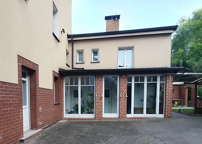 Moderne Ferienwohnung,sauna Im Haus, Parkplatz Hunde Willkommen, Nahe Schloss, Waldeisenbahn, Hermansbad, Unesco Geopark, Nahe Polnischer Markt, Lage Fuer Ausflugsziele Zum Wandern Oder Radfahren Διαμέρισμα